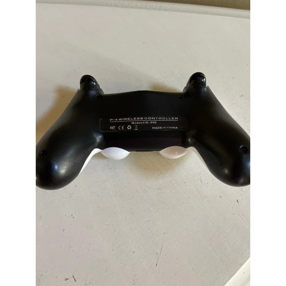 P-4 Wireless Controller PS4 Compatible CH-P02 White Black Gamepad Bluetooth